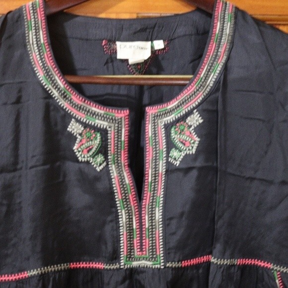 Pure DKNY Short Sleeve Colorful Embroidered Top Medium Rayon Chic Playful - Picture 3 of 15